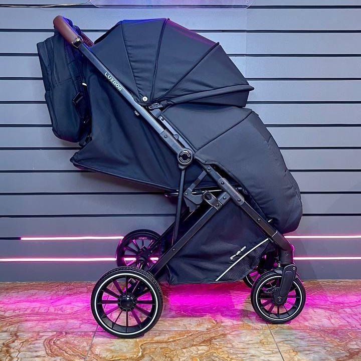 Прогулочная коляска Luxmom H2 , черная