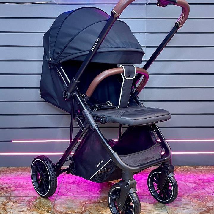 Прогулочная коляска Luxmom H2 , черная