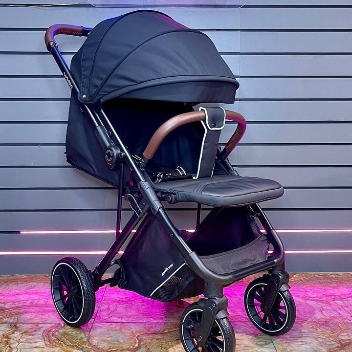 Прогулочная коляска Luxmom H2 , черная