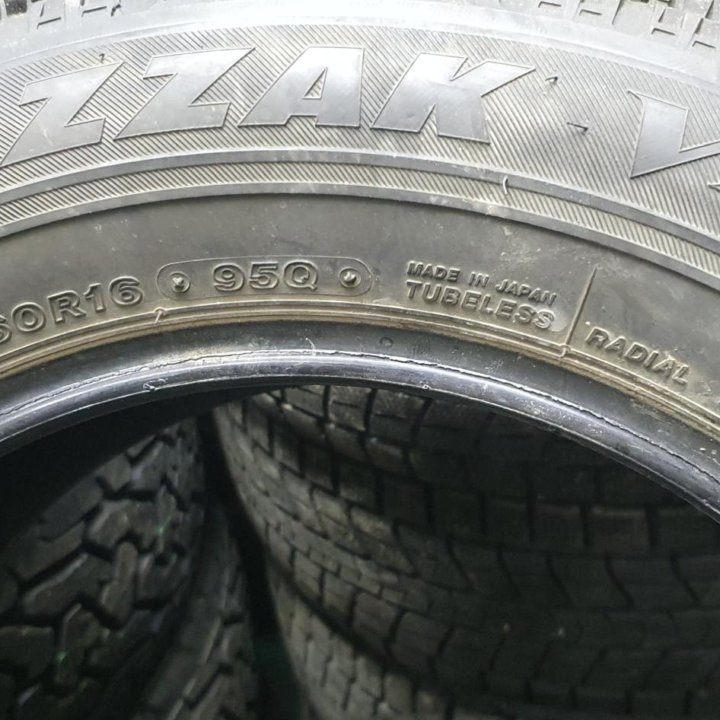 215/60/16 Bridgestone VRX (2017 год).