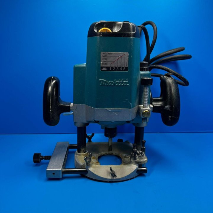 Фрезер Makita 3612C