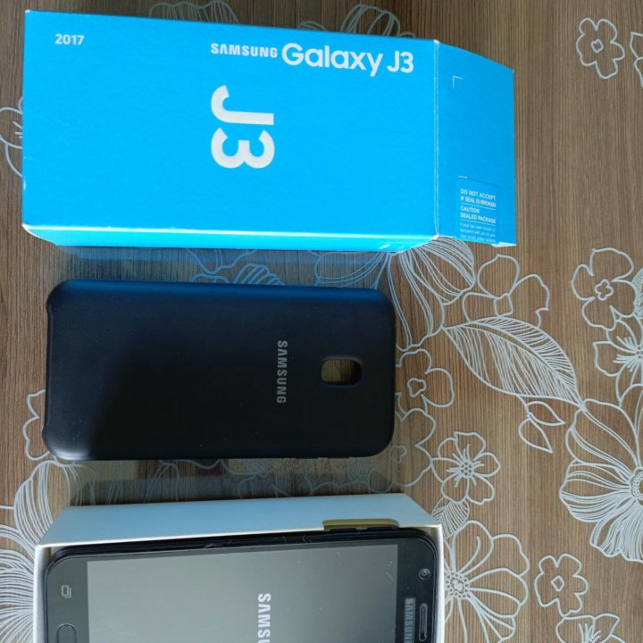 Телефон Samsung J3 2017