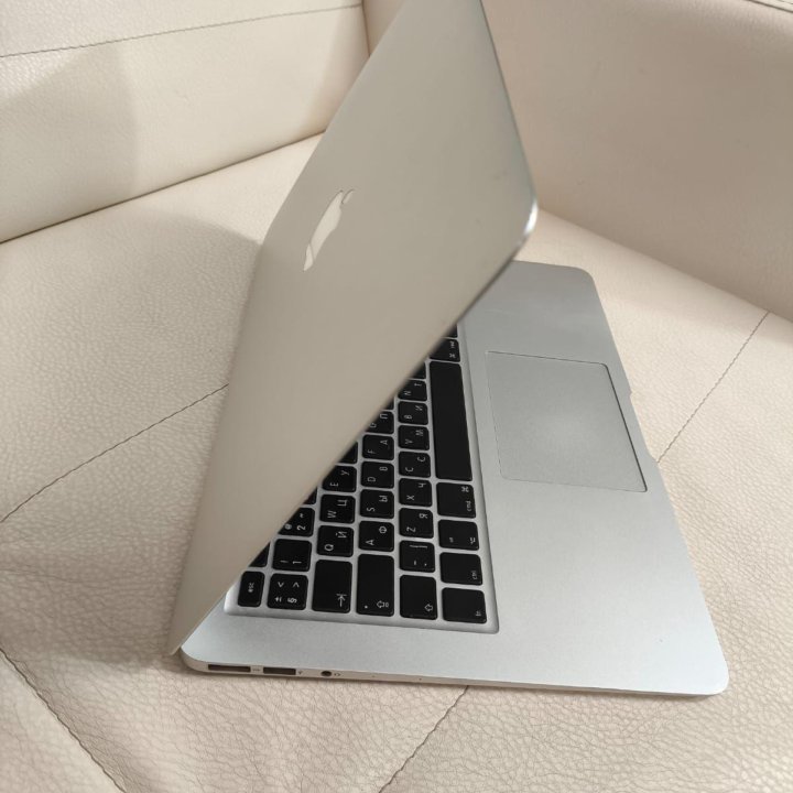 MACBOOK AIR 13 2014 идеальный , CORE I5 1.4ghz /4g