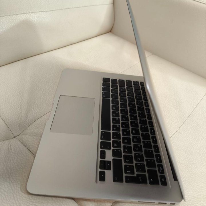 MACBOOK AIR 13 2014 идеальный , CORE I5 1.4ghz /4g