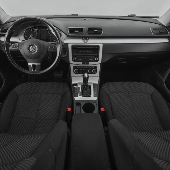 Volkswagen Passat, 2011