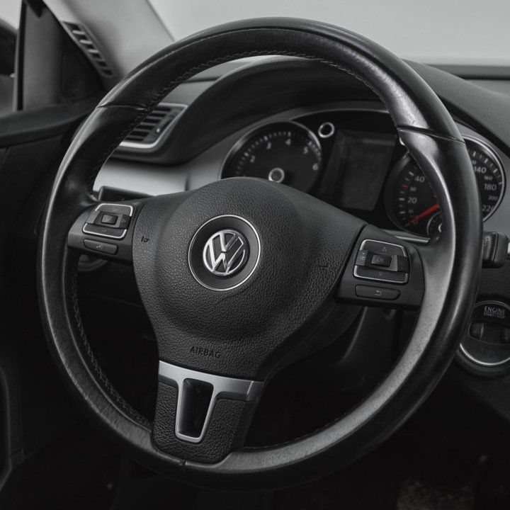 Volkswagen Passat, 2011