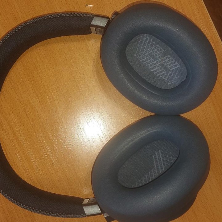 Наушники JBL live 650