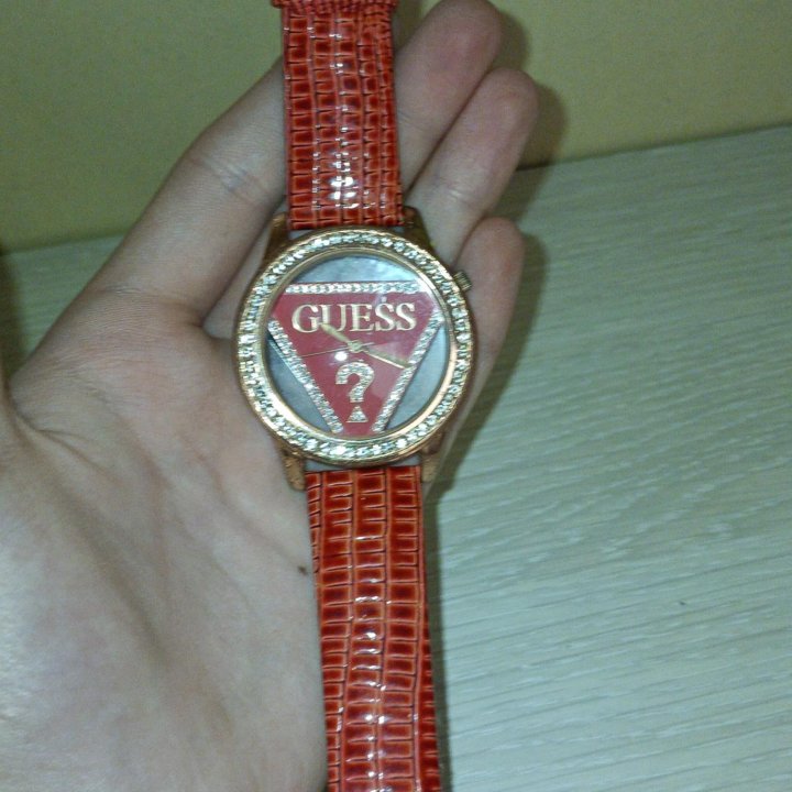 Часы guess