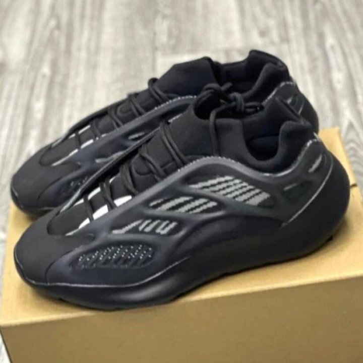 Кроссовки Adidas Yeezy Boost 700