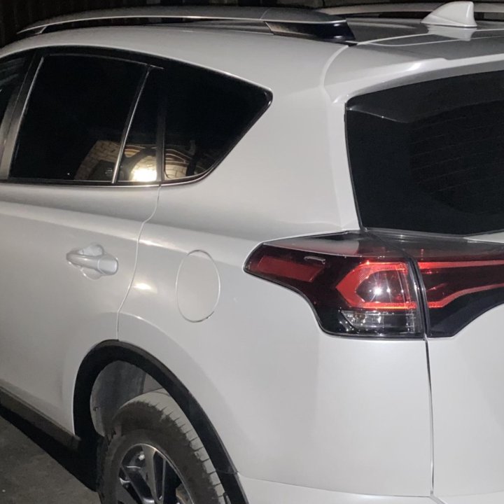 Toyota RAV4, 2018