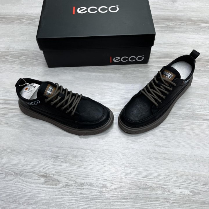 Кроссовки ECCO