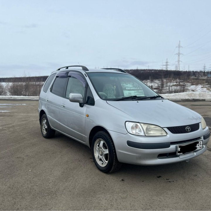 Toyota Corolla Spacio, 1997