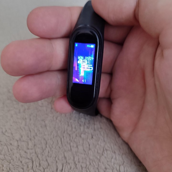 Xiaomi mi band 4 + зарядник