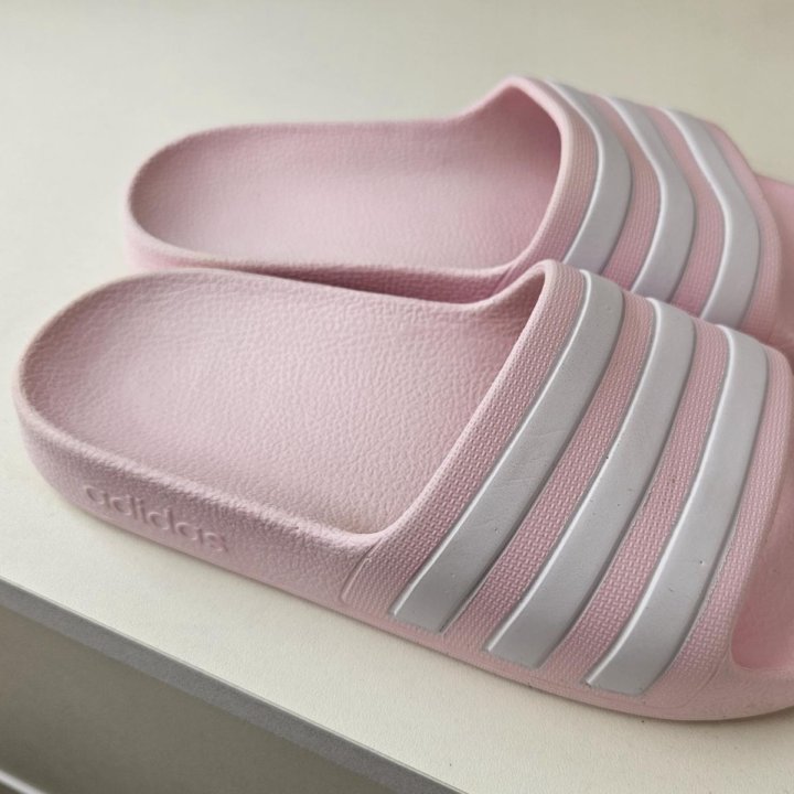 Сланцы для девочки Adidas