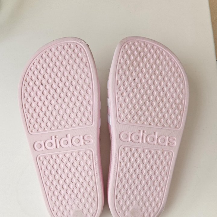 Сланцы для девочки Adidas