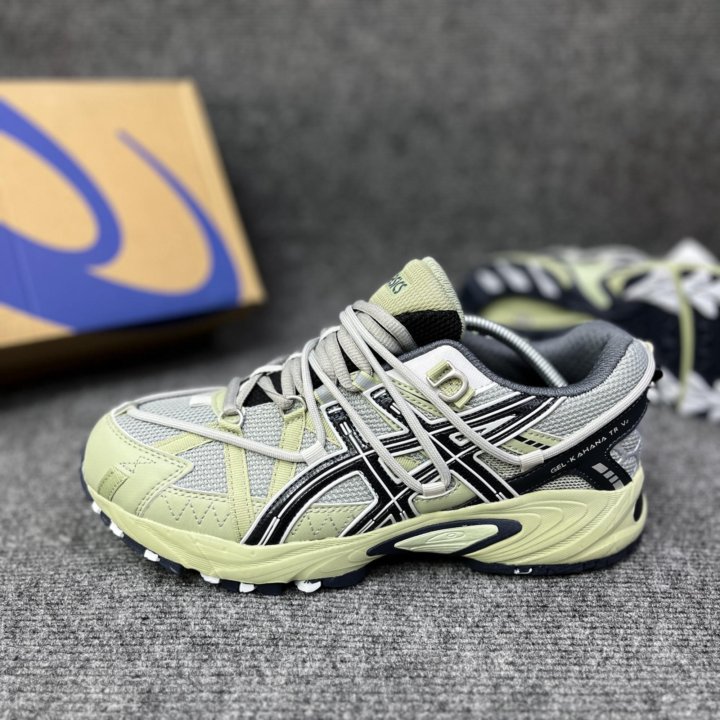 Кроссовки ASICS