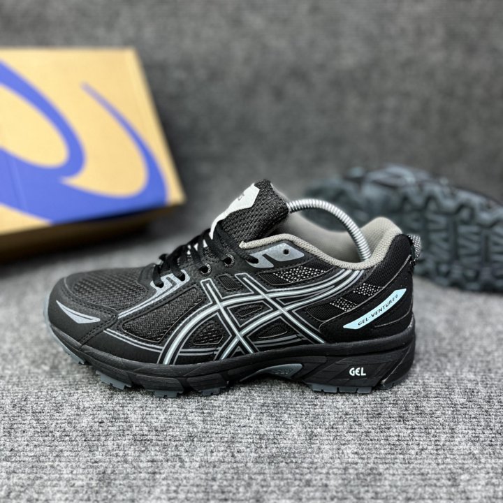 Кроссовки Asics