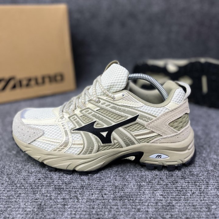 Кроссовки Mizuno