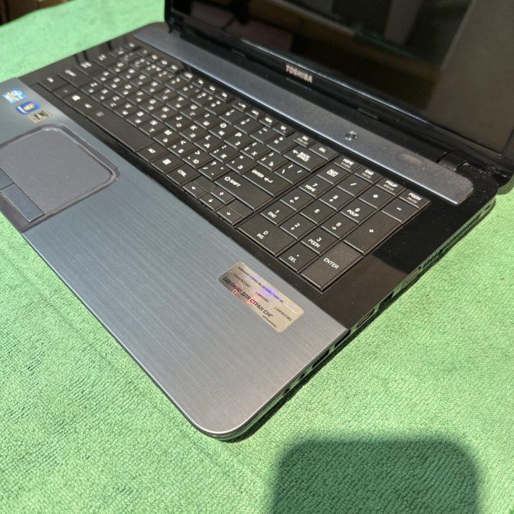 Большой 17' Toshiba i5, 6GB, 640GB, Intel HD 3000