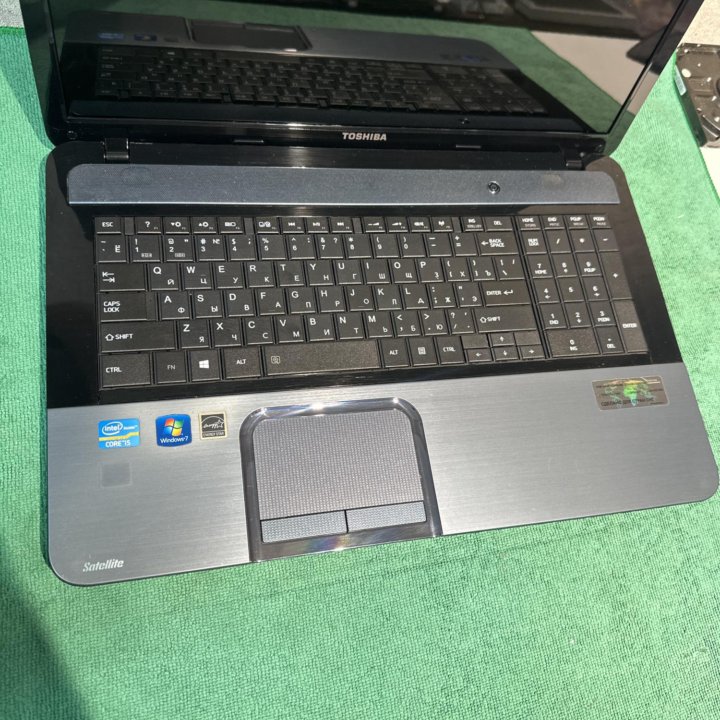 Большой 17' Toshiba i5, 6GB, 640GB, Intel HD 3000