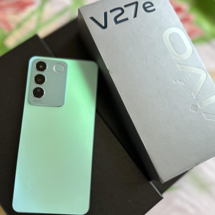 Продаю мобильный телефон vivo v27e