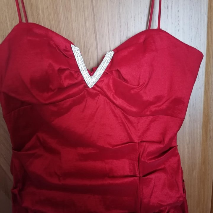 Платье вечернее