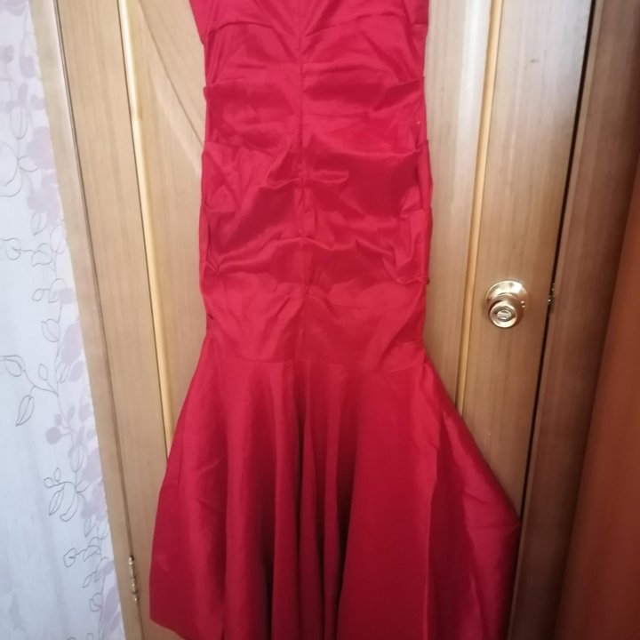 Платье вечернее