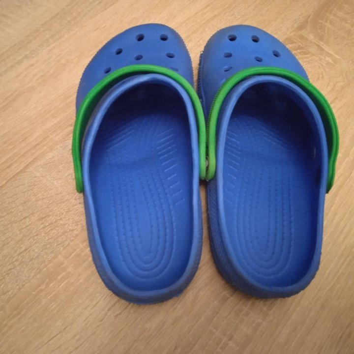 Crocs для мальчика 34-35.