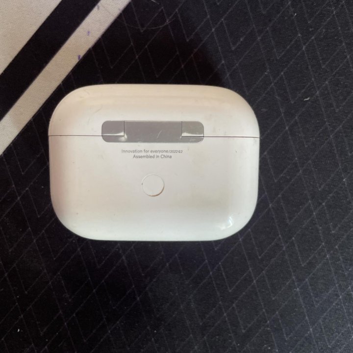 Кейс AirPods