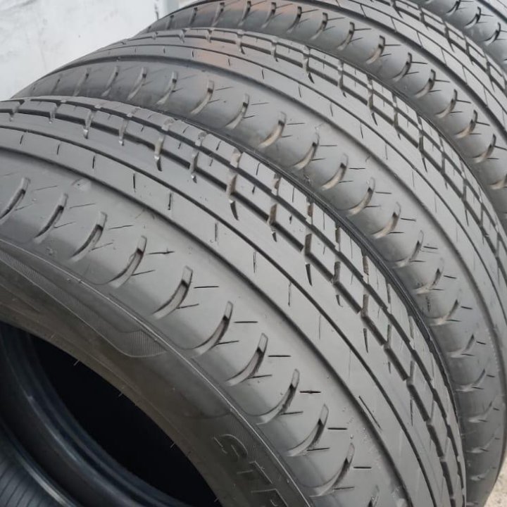 205/55R16 Viatti Strada Asimmetrico V-130