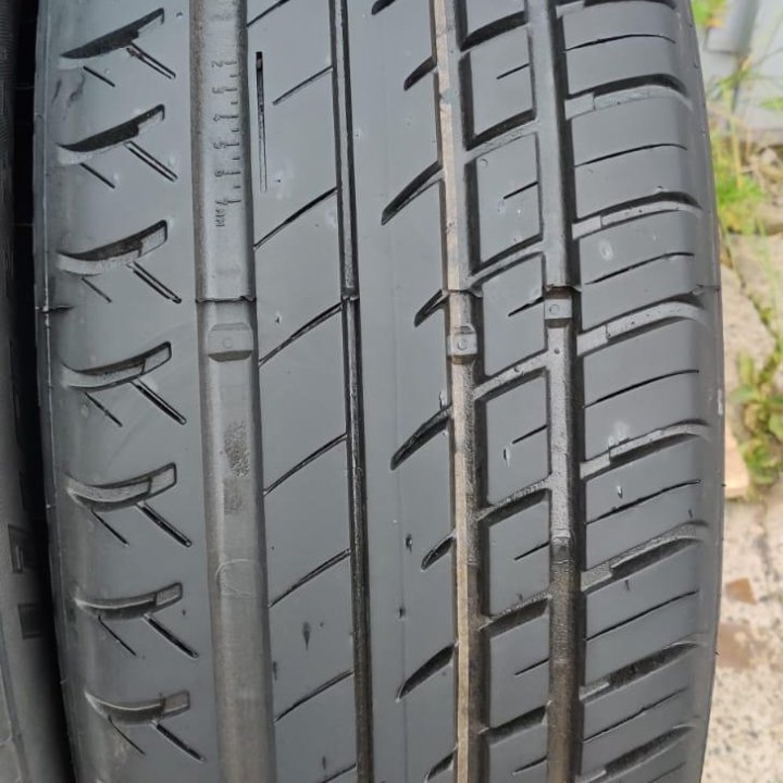 205/55R16 Viatti Strada Asimmetrico V-130