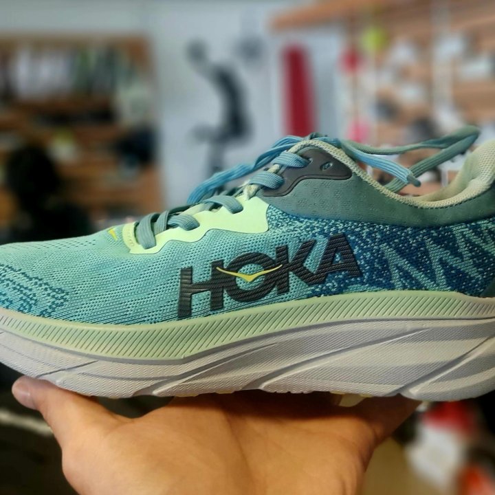 Кроссовки HOKA