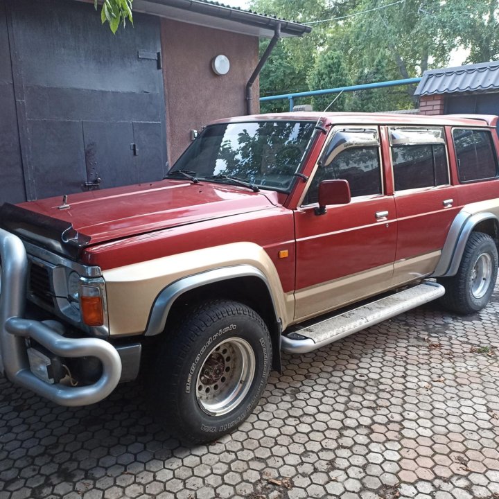 Nissan Patrol, 1990