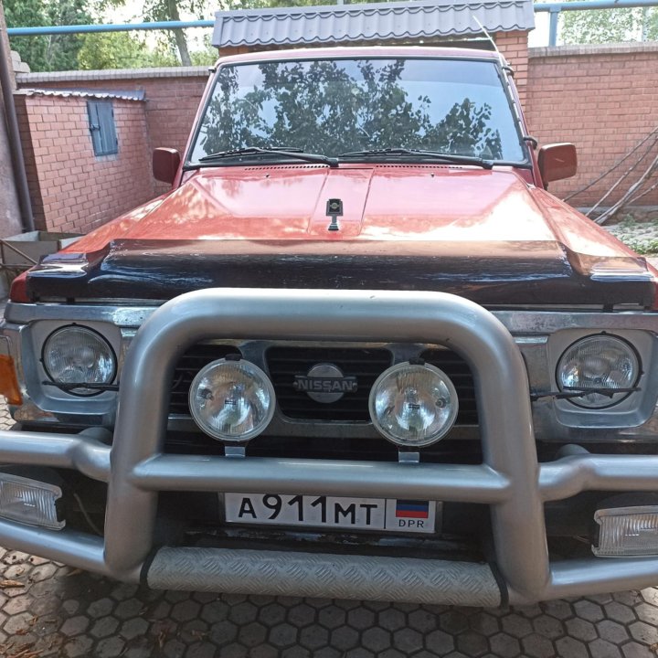 Nissan Patrol, 1990