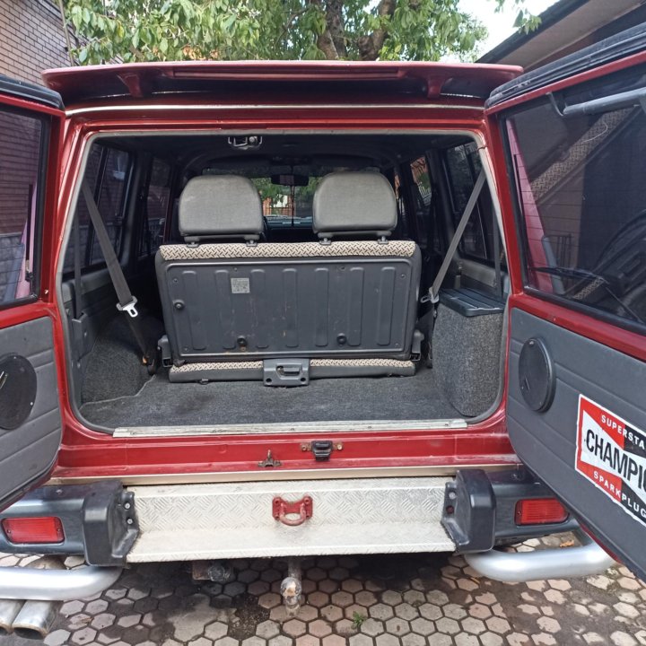 Nissan Patrol, 1990