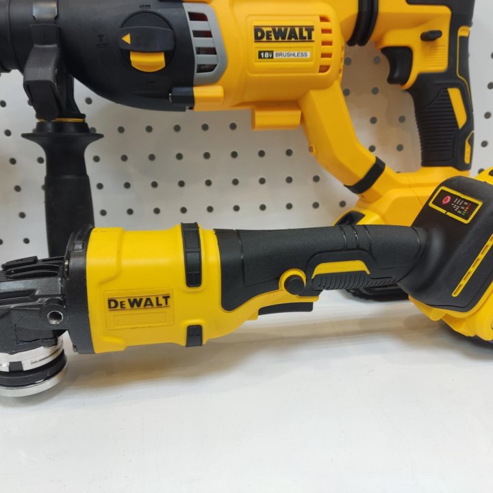 Набор инструментов Dewalt.