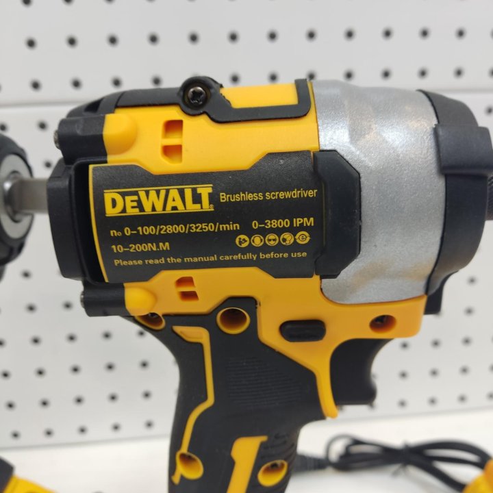 Гайковёрт+Винтоверт Dewalt.