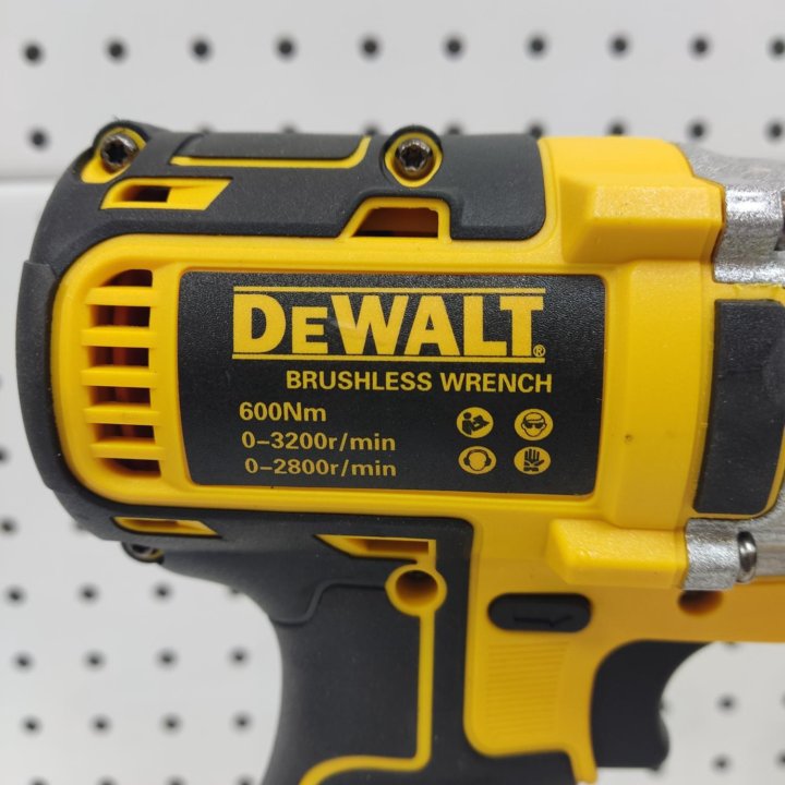 Гайковёрт+Винтоверт Dewalt.