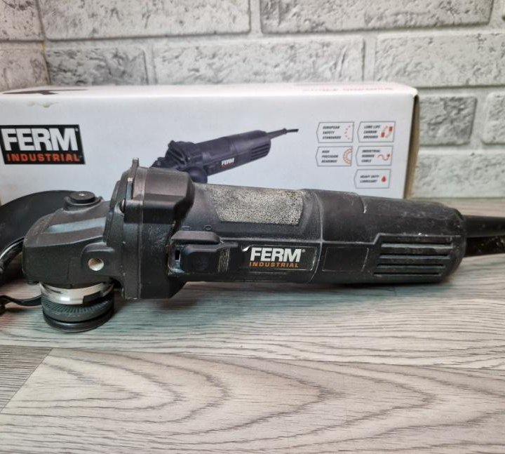 УШМ сетевая Ferm AGM1115P, 850 Вт, 125 мм