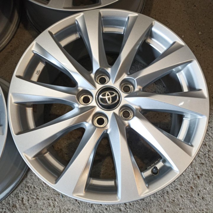 Оригинальные Toyota Camry R17 5x114,3