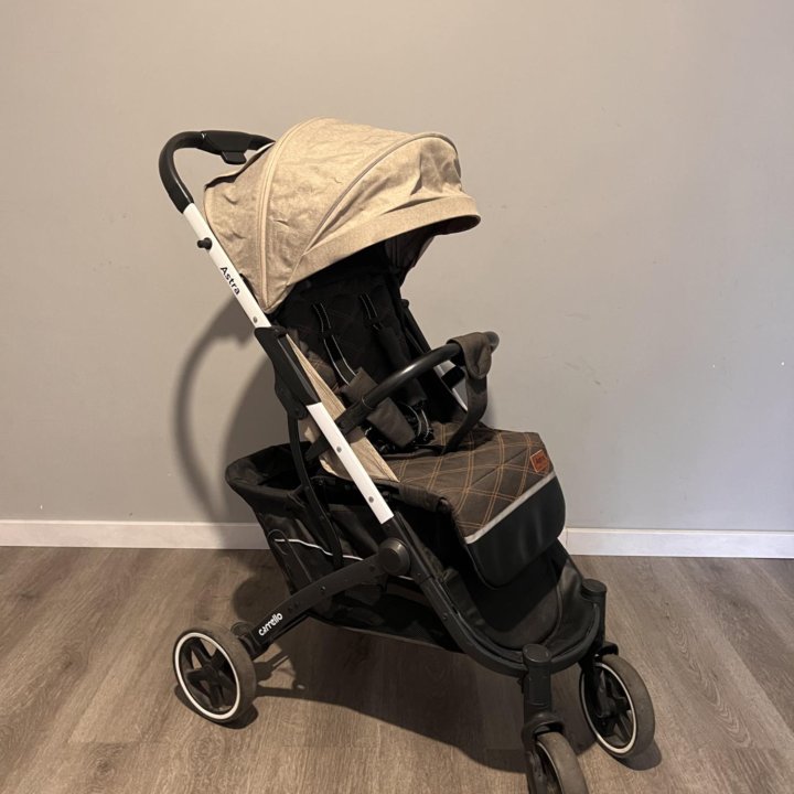 Коляска прогулочная Carrello Astra