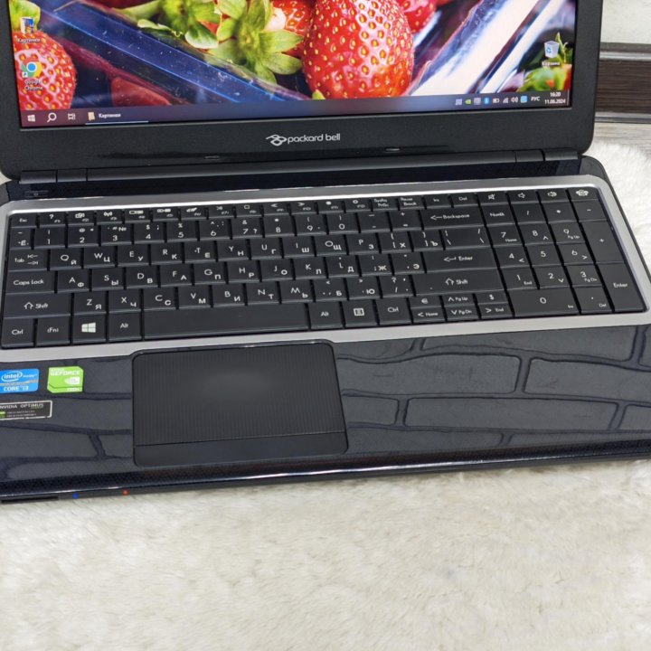 Packard Bell / i3-3217U / GT720M /8GB /SSD+HDD