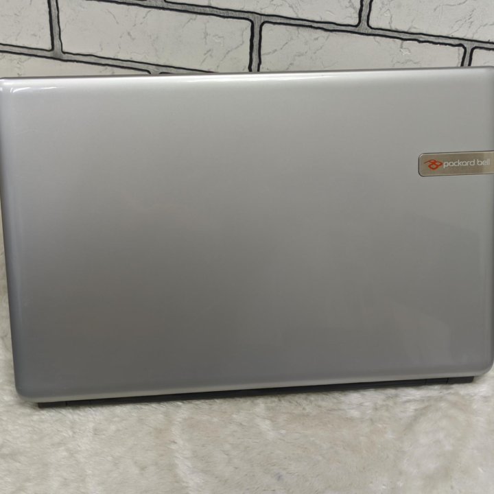 Packard Bell / i3-3217U / GT720M /8GB /SSD+HDD