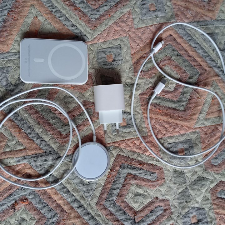 Беспроводная зарядка MagSafe и powerbank 5000mAh