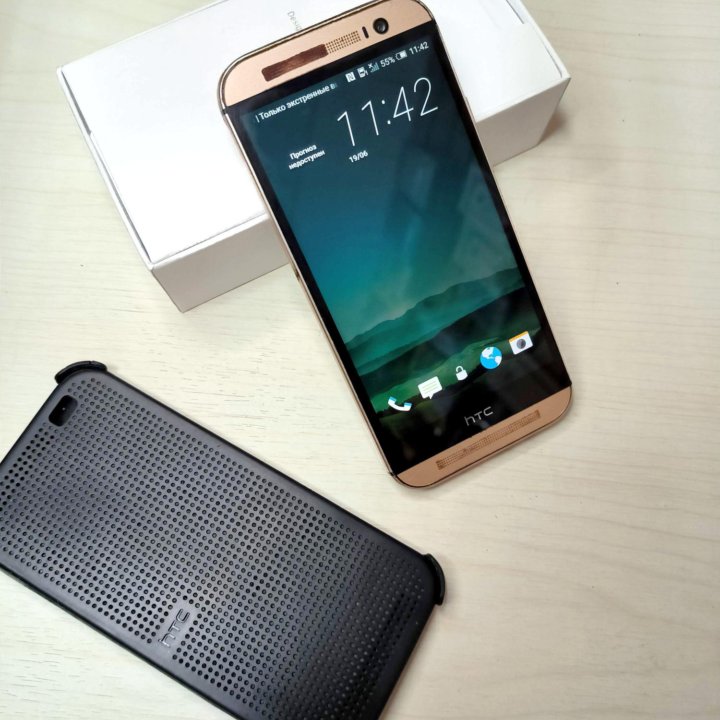 HTC One M8 смартфон