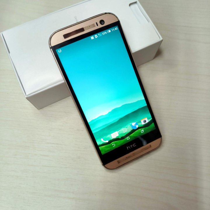 HTC One M8 смартфон