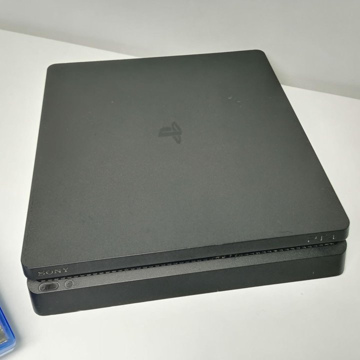 PS4 Slim +2джоя, игры