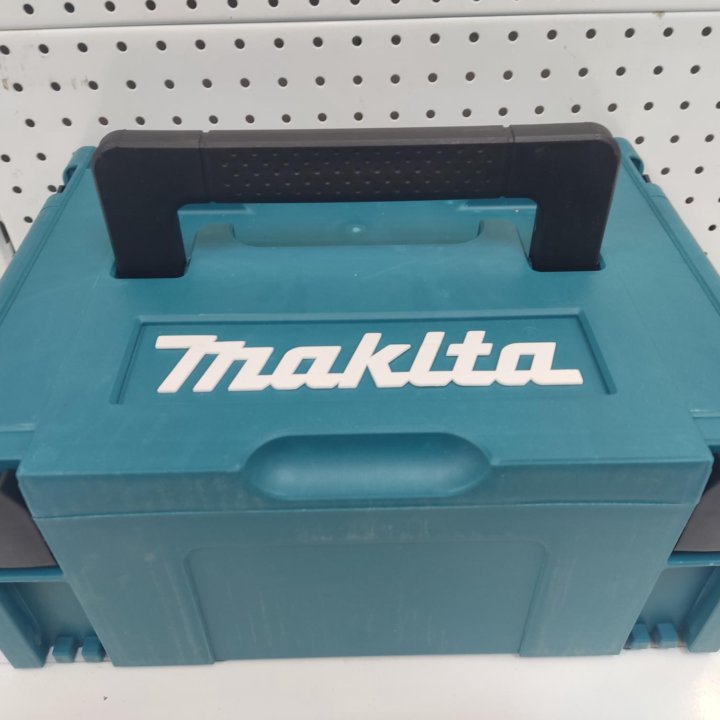 Набор инструментов Makita.