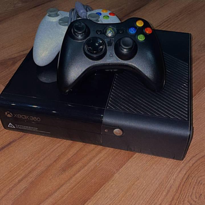 XBox 360 (не прошитая)