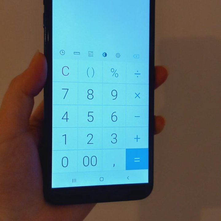 Телефон Samsung g4+